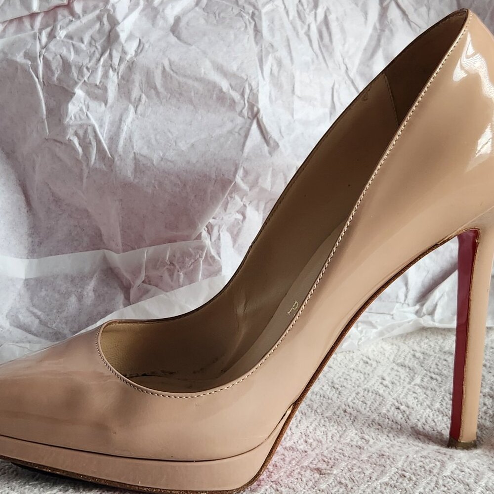 Christian Louboutin Patent Nude (fair skin nude) size 37 - Picture 11 of 14